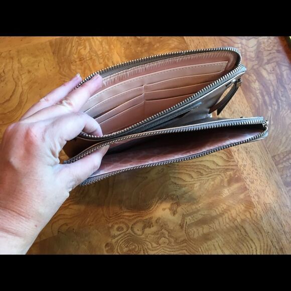 ROSE GOLD Beauty!  - Picture 3 of 8